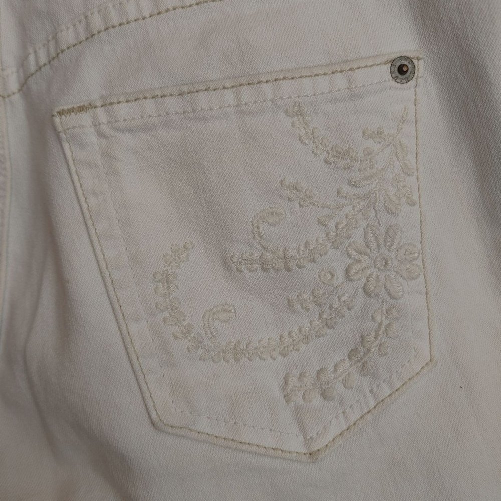 Eddie Bauer Women's White Embroidered Pocket Denim Ankle Jeans 4R - Picture 4 of 5